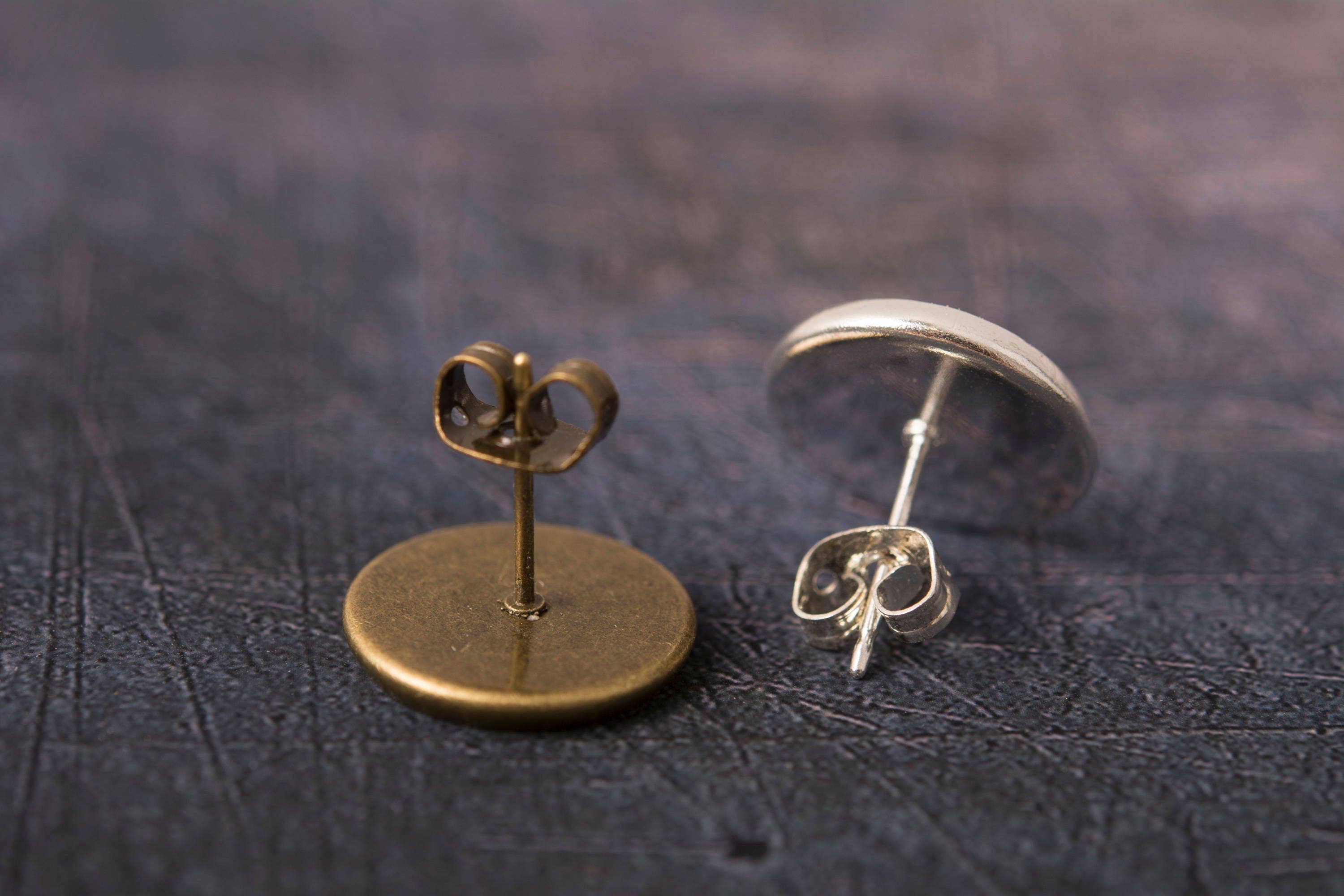 SomeMagic - Anchor stud earrings