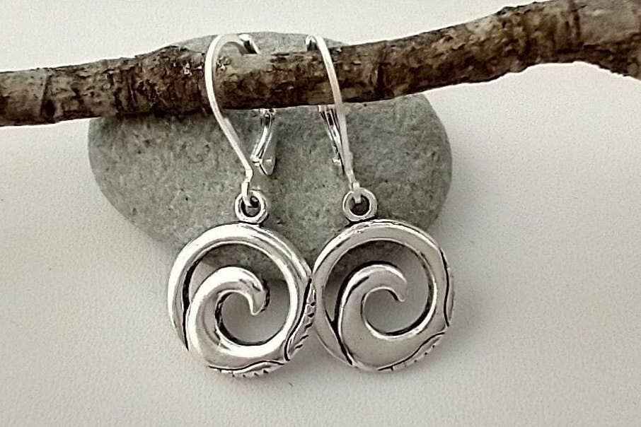 Piccadilly Pendants - Tiny Wave Earrings