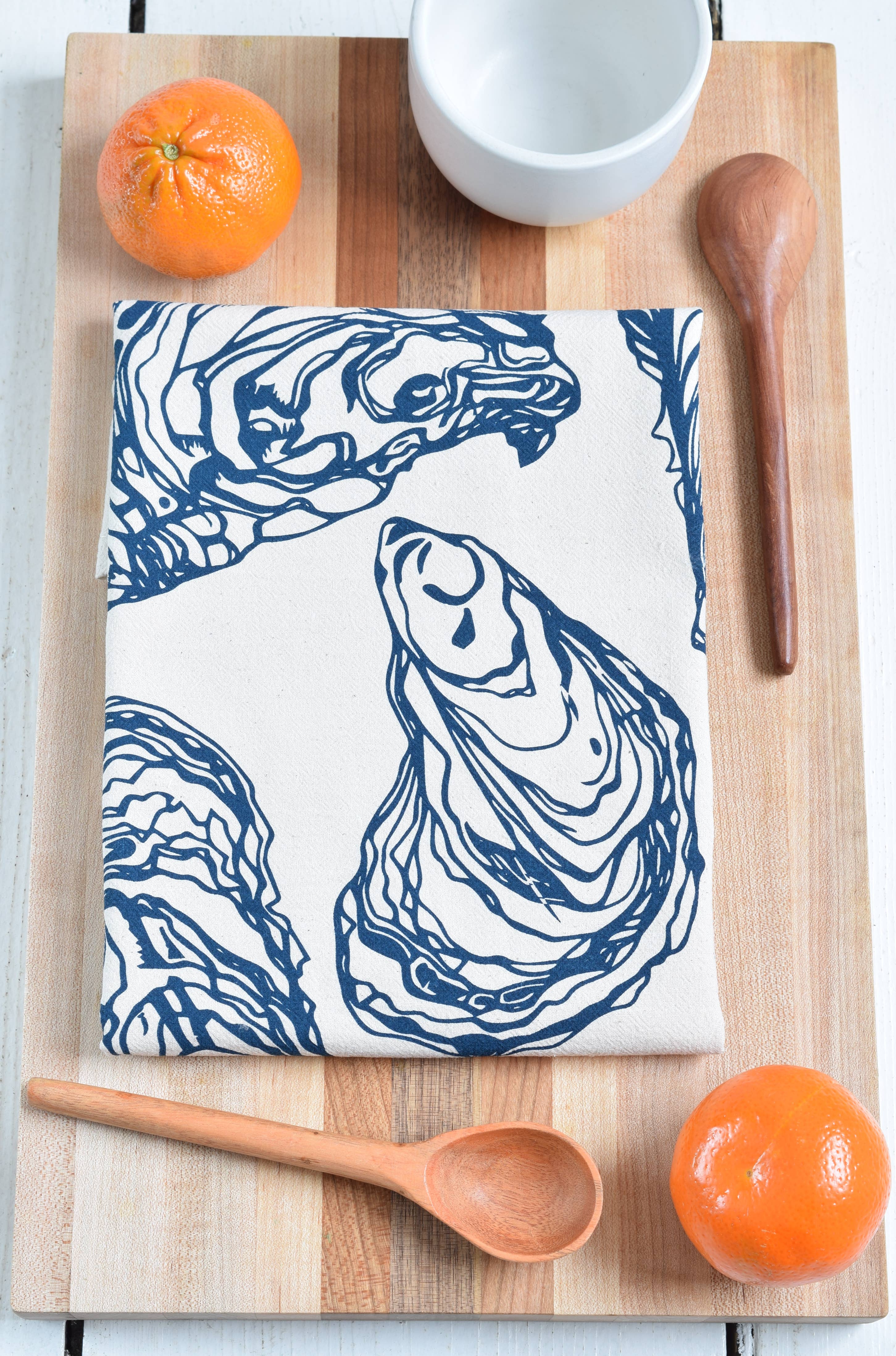 Hearth and Harrow - Oyster Tea Towel in Navy Blue - Organic Cotton - Sea Shell