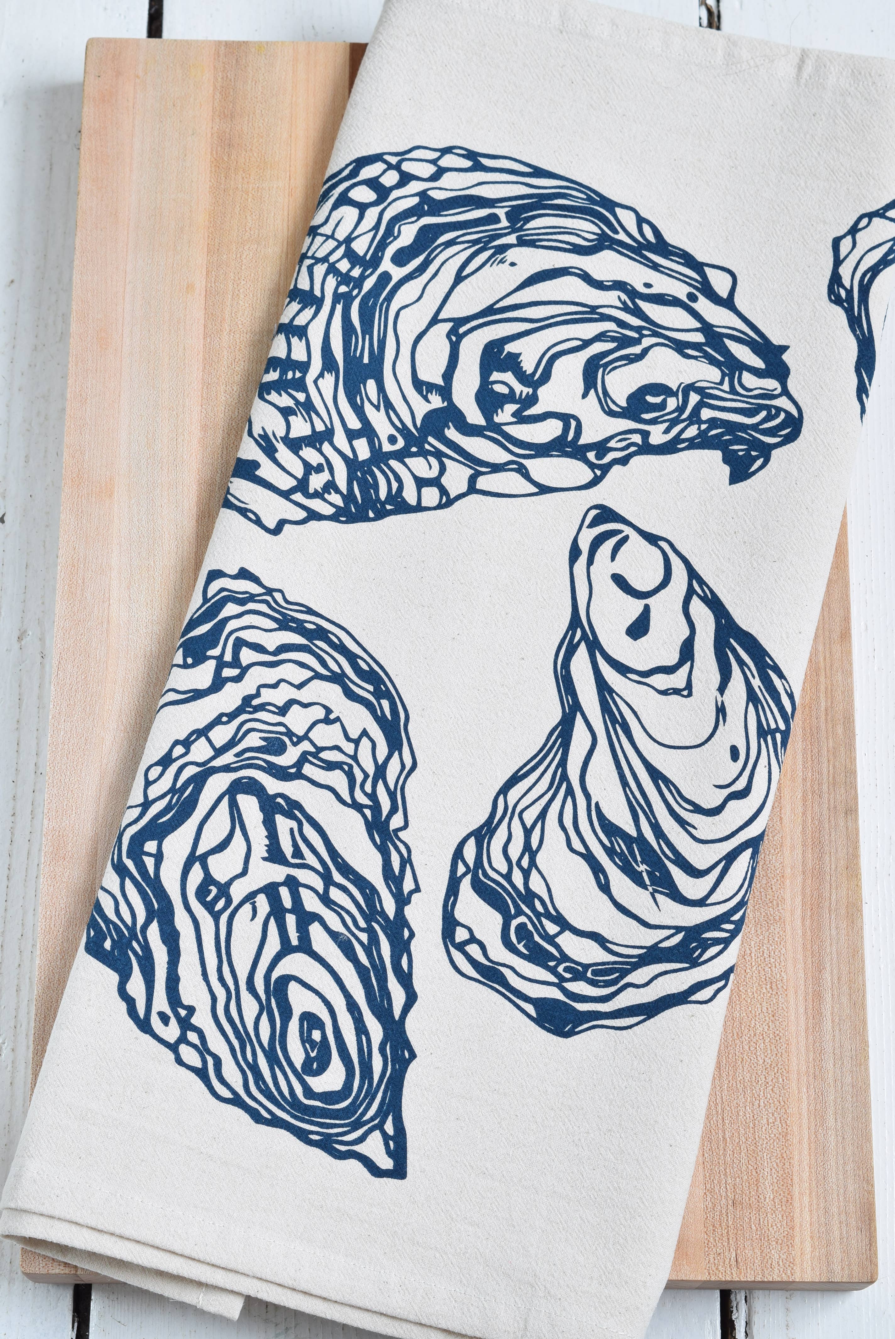 Hearth and Harrow - Oyster Tea Towel in Navy Blue - Organic Cotton - Sea Shell