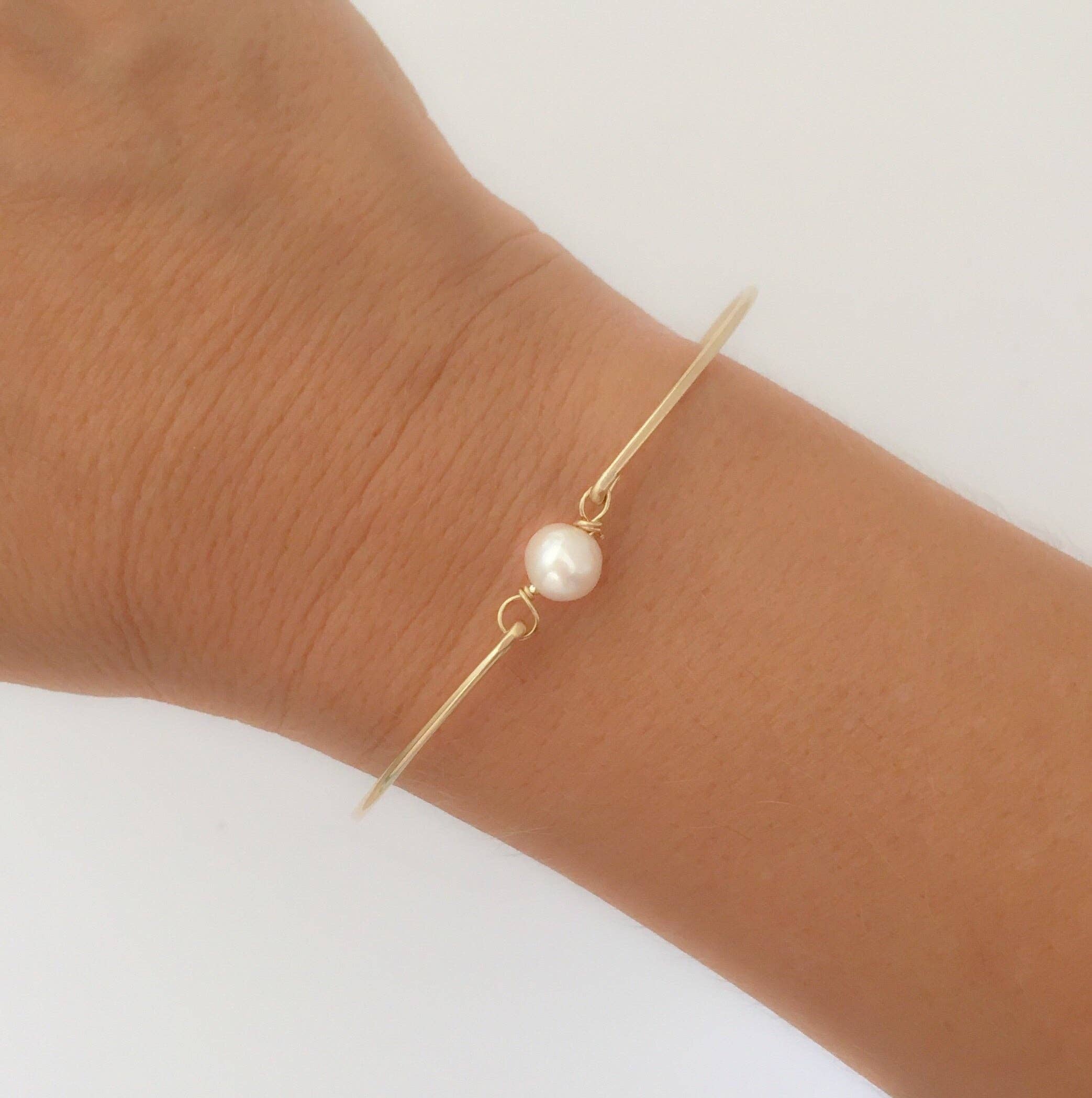 Frosted Willow - White Cultured Freshwater Pearl Bracelet